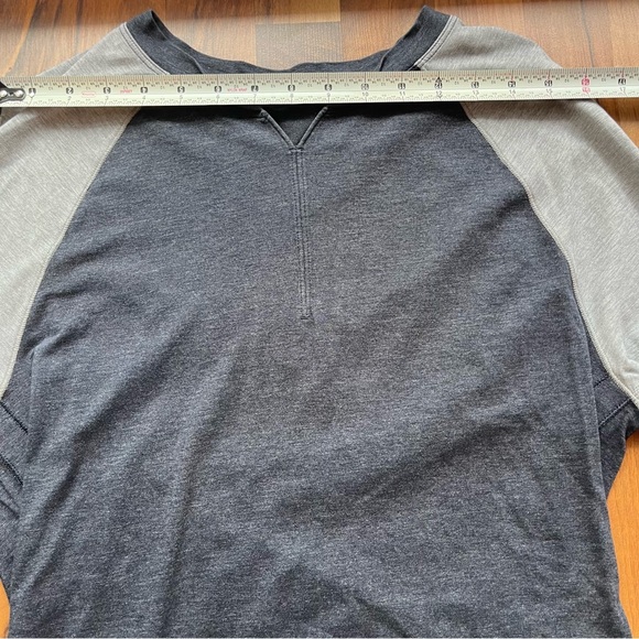 Lululemon Long Sleeve V Neck - Picture 5 of 5